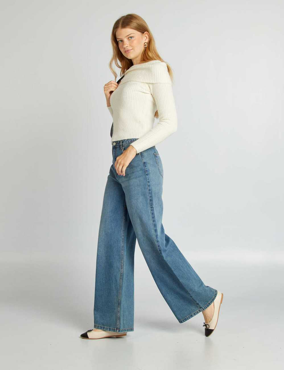 Skater-style low-rise jeans